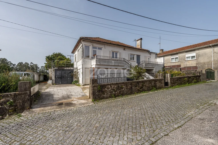 Moradia T5 para Venda em Vila de Punhe