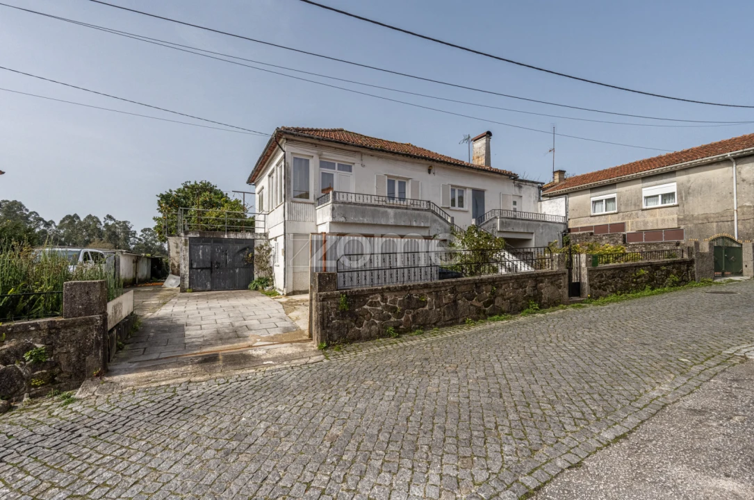 Moradia T5 para Venda em Vila de Punhe Foto 1