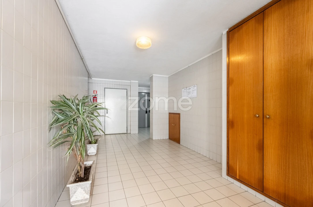 Apartamento T2 para Venda em Mafamude e Vilar do Paraíso Foto 26