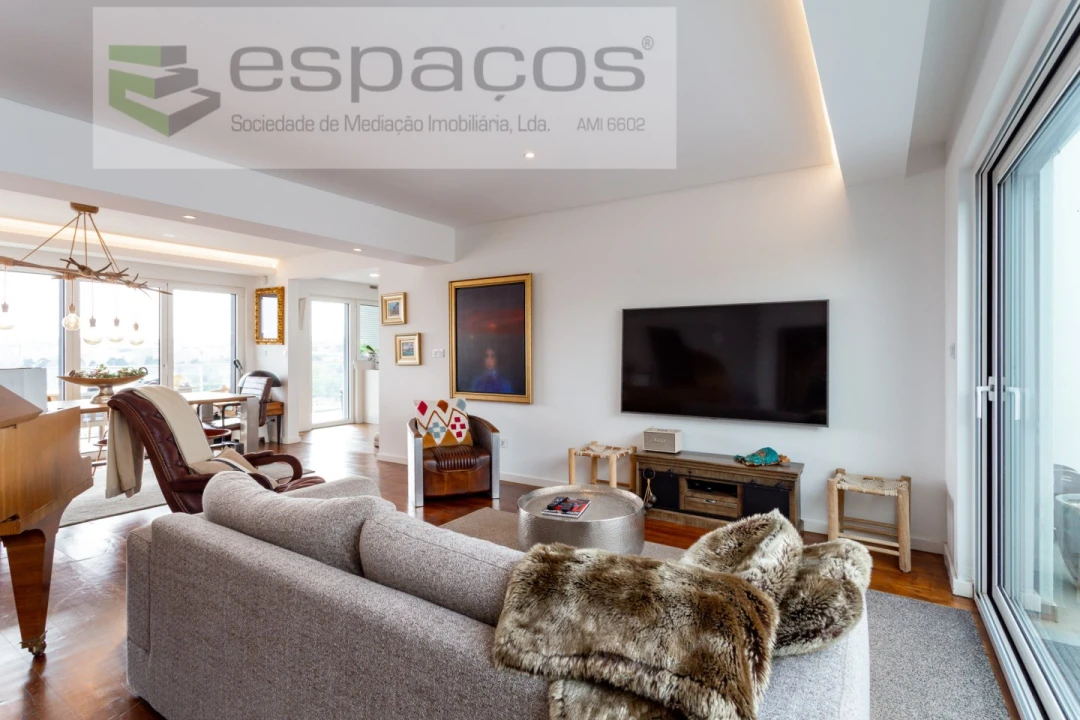 Apartamento T4 para Venda em Santa Iria de Azoia, São João da Talha e Bobadela Foto 5