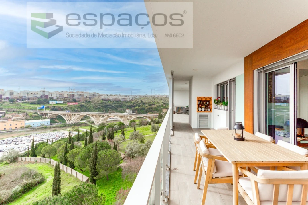 Apartamento T4 para Venda em Santa Iria de Azoia, São João da Talha e Bobadela Foto 9