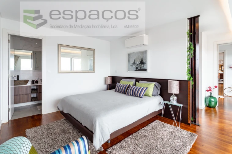 Apartamento T4 para Venda em Santa Iria de Azoia, São João da Talha e Bobadela Foto 16