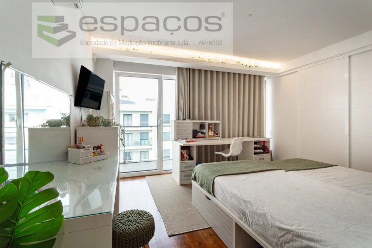 Apartamento T4 para Venda em Santa Iria de Azoia, São João da Talha e Bobadela Foto 31