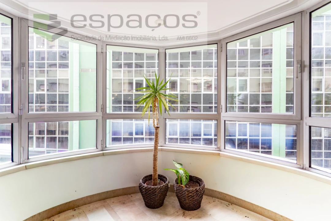 Apartamento T5 para Venda em Areeiro Foto 6