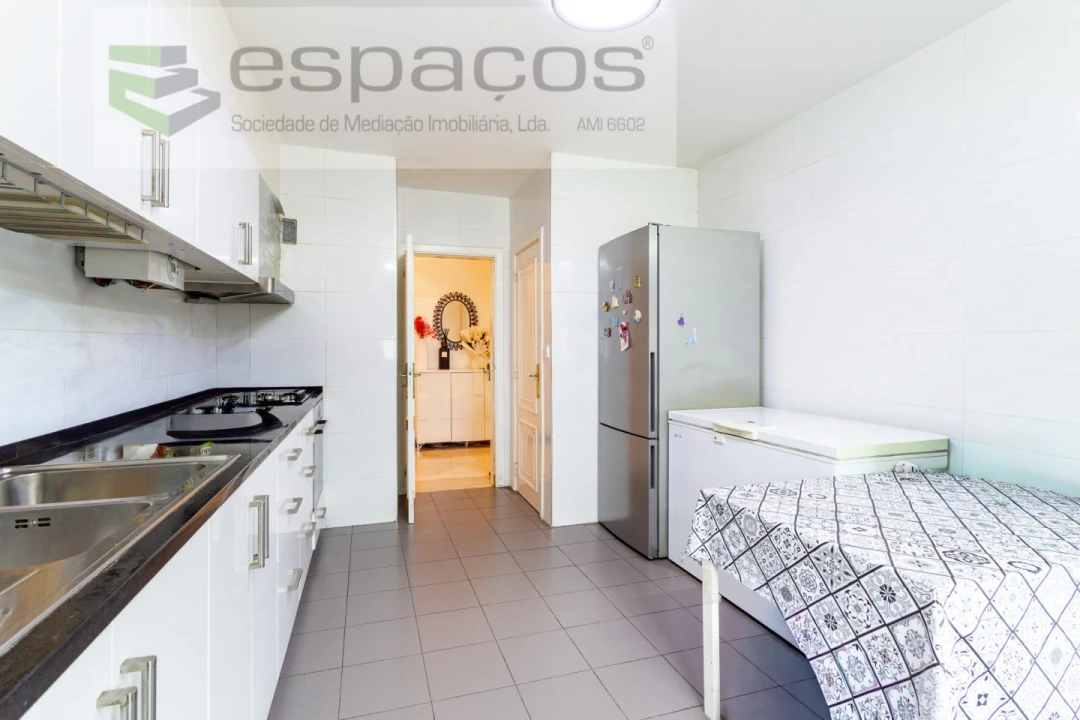 Apartamento T5 para Venda em Areeiro Foto 11