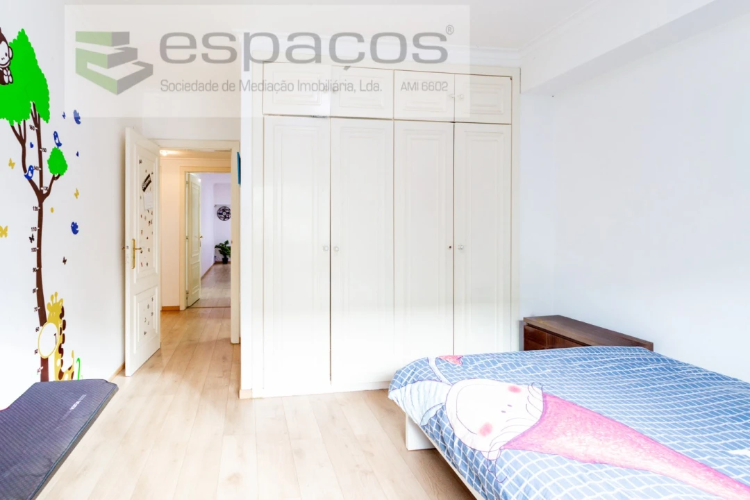 Apartamento T5 para Venda em Areeiro Foto 24
