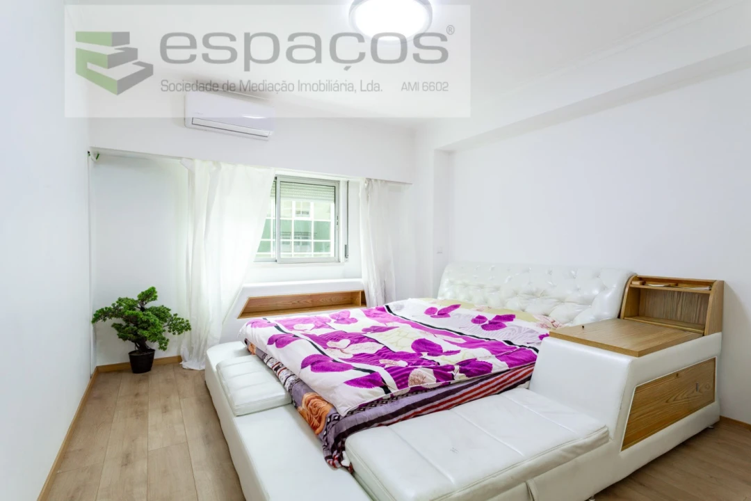 Apartamento T5 para Venda em Areeiro Foto 27