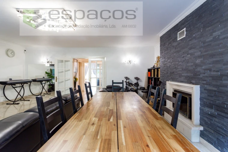 Apartamento T5 para Venda em Areeiro Foto 5