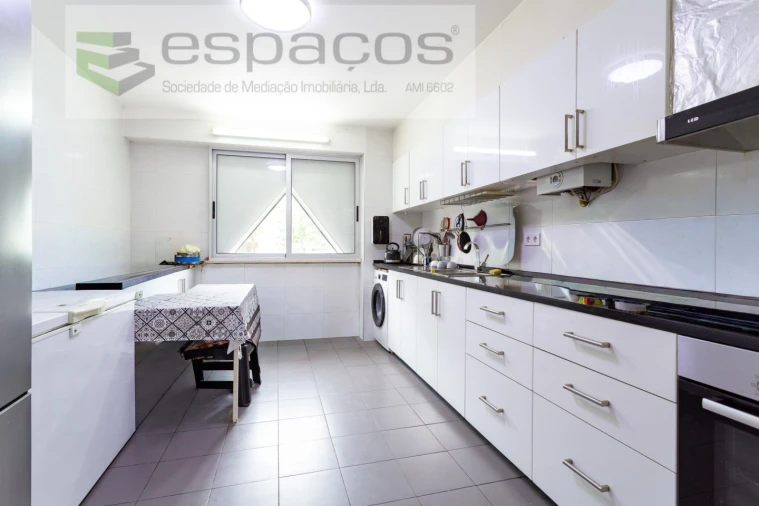 Apartamento T5 para Venda em Areeiro Foto 10