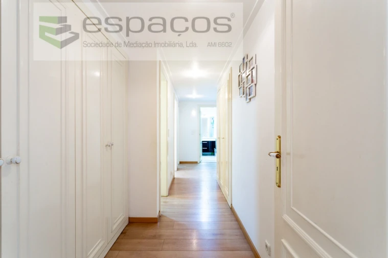 Apartamento T5 para Venda em Areeiro Foto 15