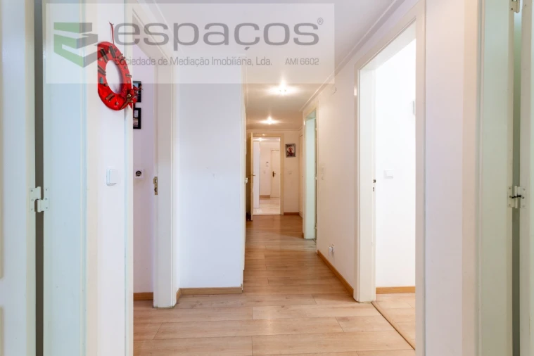 Apartamento T5 para Venda em Areeiro Foto 16