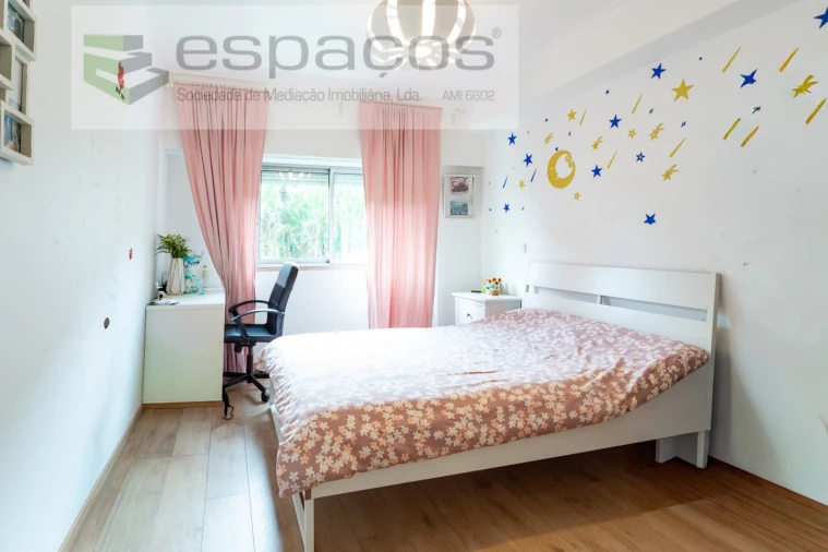 Apartamento T5 para Venda em Areeiro Foto 21