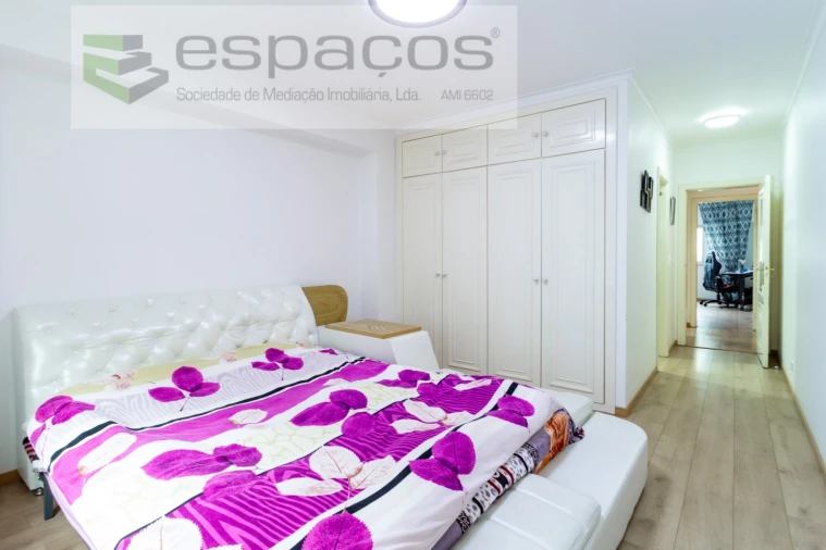 Apartamento T5 para Venda em Areeiro Foto 28