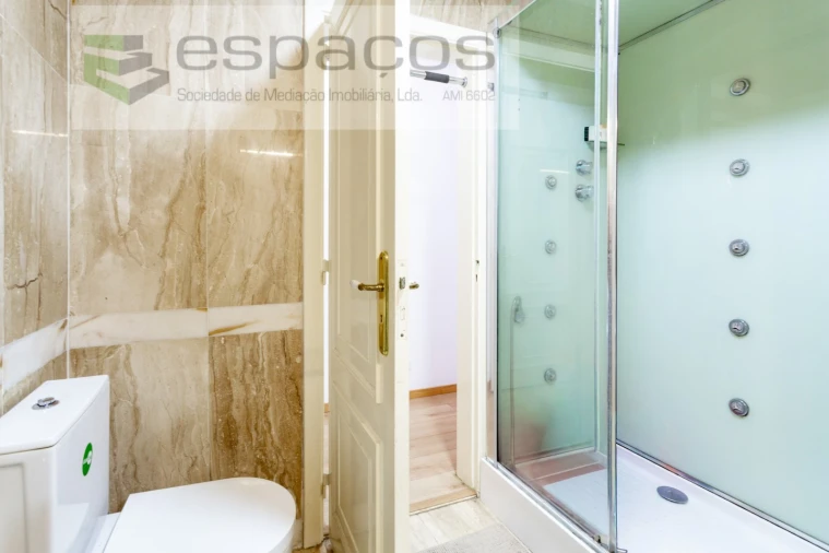 Apartamento T5 para Venda em Areeiro Foto 30