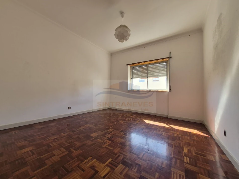 Apartamento T2 para Venda em Rio de Mouro Foto 6