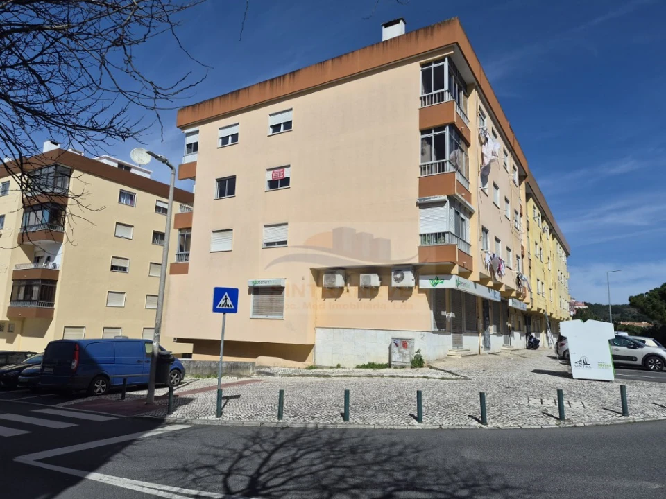 Apartamento T2 para Venda em Rio de Mouro Foto 17
