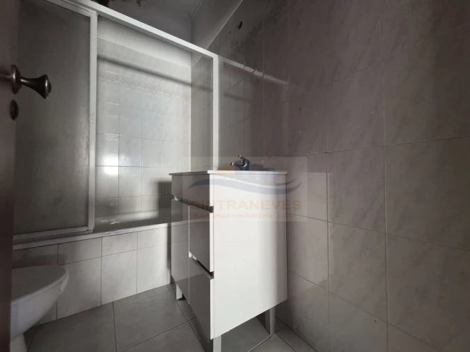 Apartamento T2 para Venda em Rio de Mouro Foto 7