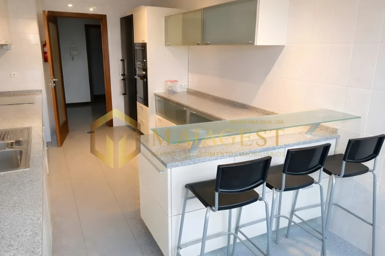 Apartamento T2 para Arrendamento em Moreira Foto 9