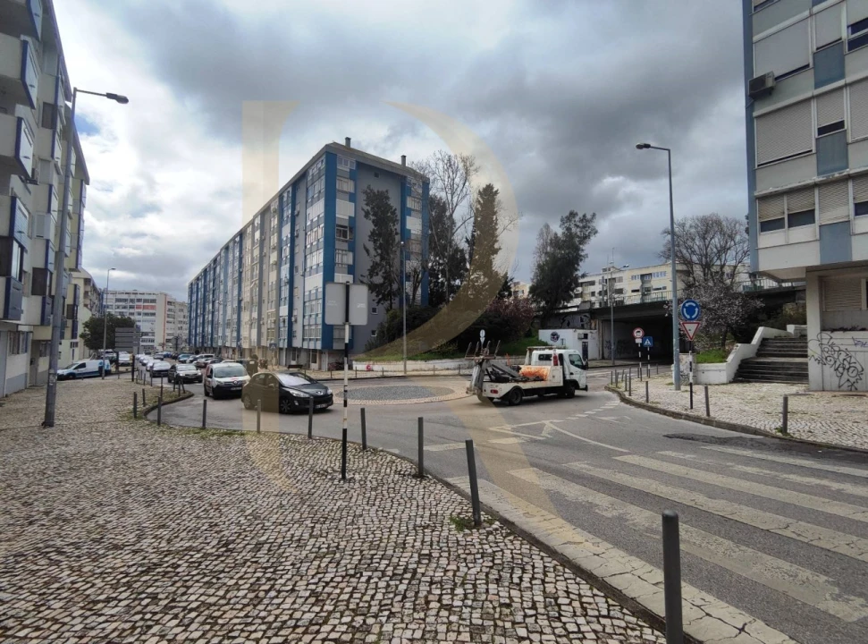 Apartamento T3 para Venda em Almada, Cova da Piedade, Pragal e Cacilhas Foto 2