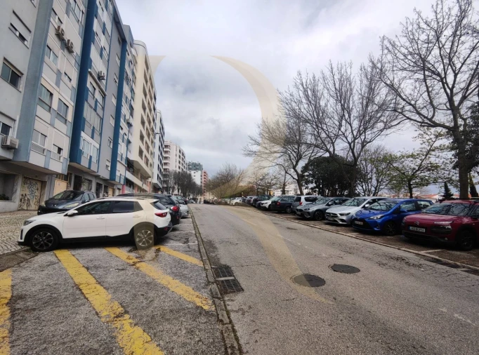 Apartamento T3 para Venda em Almada, Cova da Piedade, Pragal e Cacilhas Foto 3