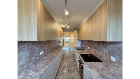 Apartamento T3 para Arrendamento em Aldoar, Foz do Douro e Nevogilde