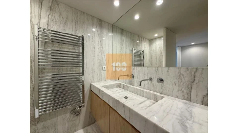 Apartamento T3 para Arrendamento em Aldoar, Foz do Douro e Nevogilde