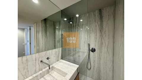 Apartamento T3 para Arrendamento em Aldoar, Foz do Douro e Nevogilde