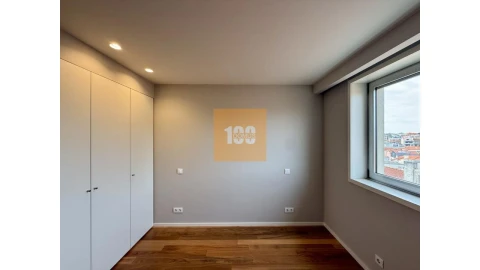 Apartamento T3 para Arrendamento em Aldoar, Foz do Douro e Nevogilde