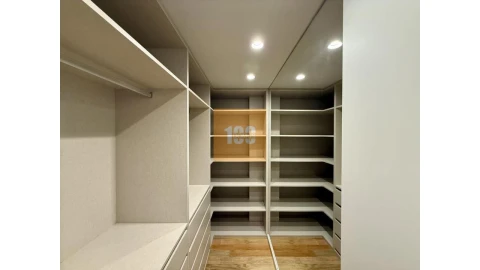 Apartamento T3 para Arrendamento em Aldoar, Foz do Douro e Nevogilde