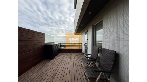 Apartamento T3 para Arrendamento em Aldoar, Foz do Douro e Nevogilde