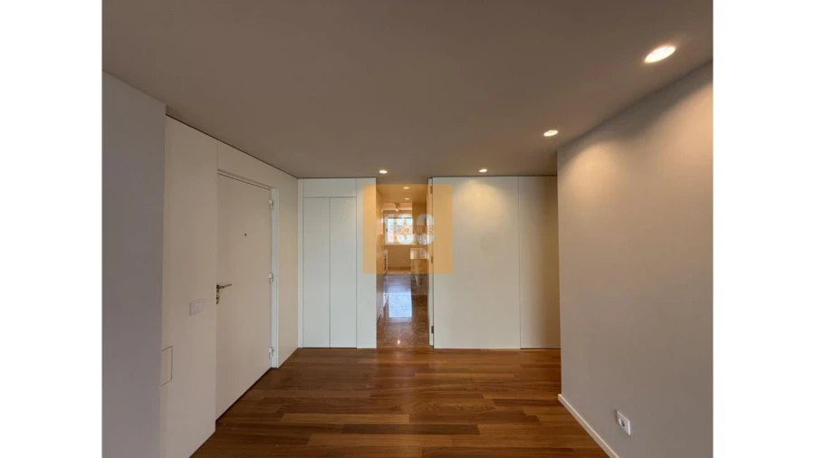 Apartamento T3 para Arrendamento em Aldoar, Foz do Douro e Nevogilde Foto 11