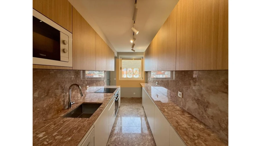 Apartamento T3 para Arrendamento em Aldoar, Foz do Douro e Nevogilde Foto 12