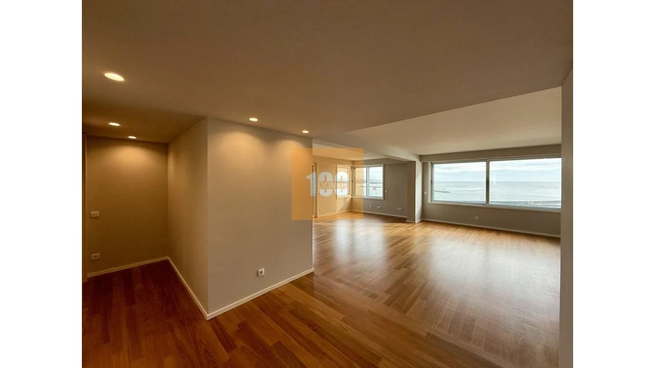 Apartamento T3 para Arrendamento em Aldoar, Foz do Douro e Nevogilde Foto 2