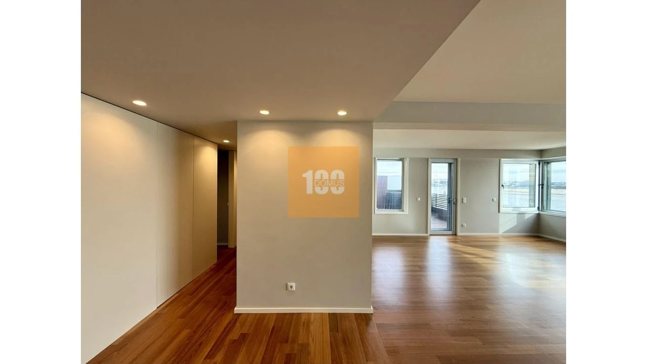 Apartamento T3 para Arrendamento em Aldoar, Foz do Douro e Nevogilde Foto 3