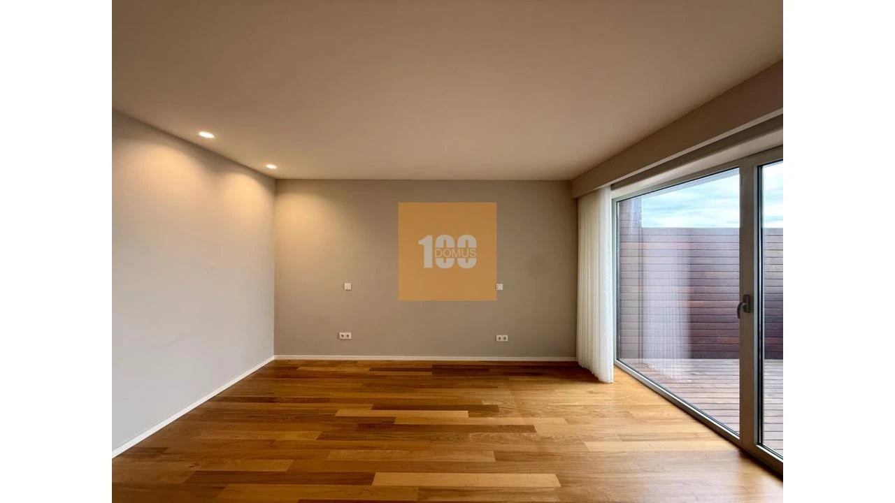 Apartamento T3 para Arrendamento em Aldoar, Foz do Douro e Nevogilde Foto 29