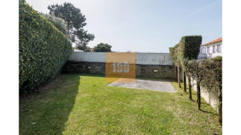 Moradia T4 para Venda em Aldoar, Foz do Douro e Nevogilde