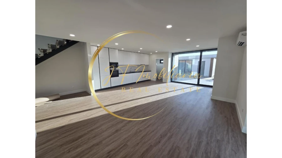 Moradia T4 para Venda em Aradas Foto 10