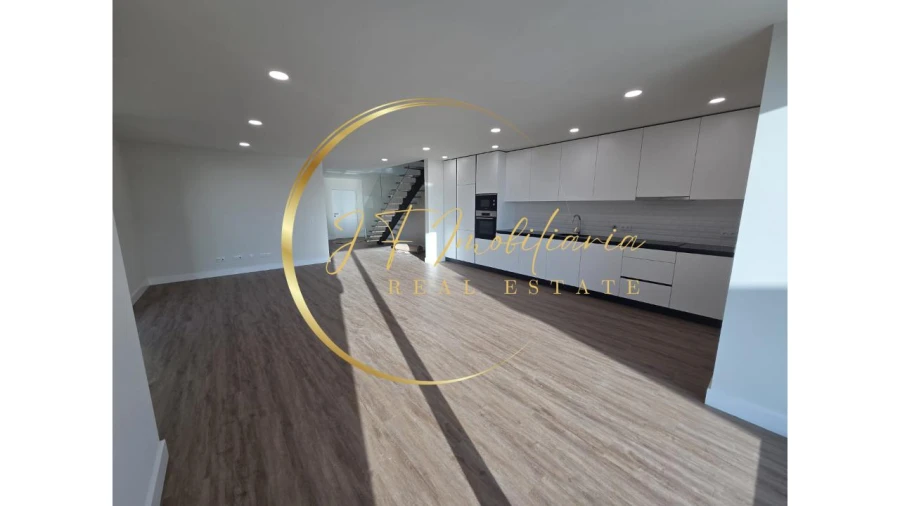 Moradia T4 para Venda em Aradas Foto 9