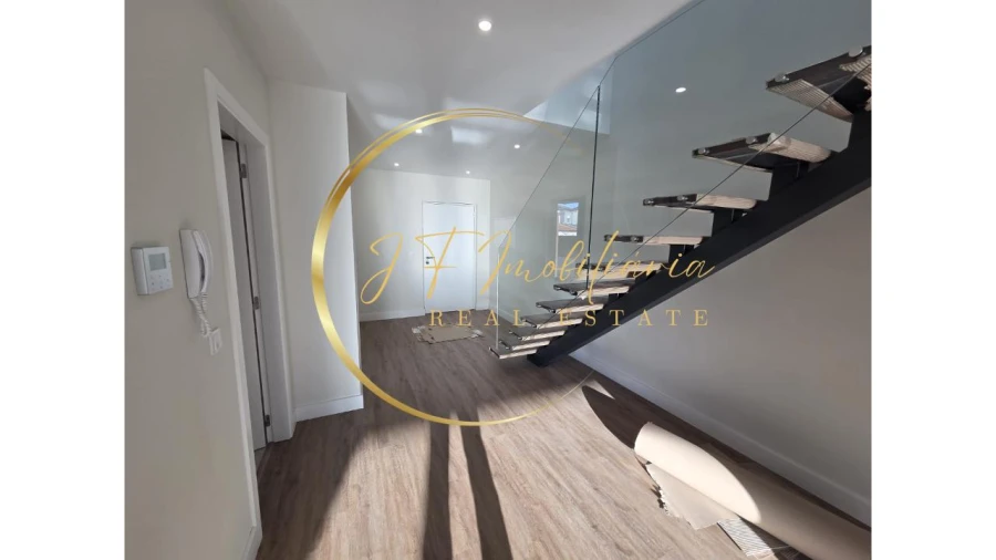 Moradia T4 para Venda em Aradas Foto 16