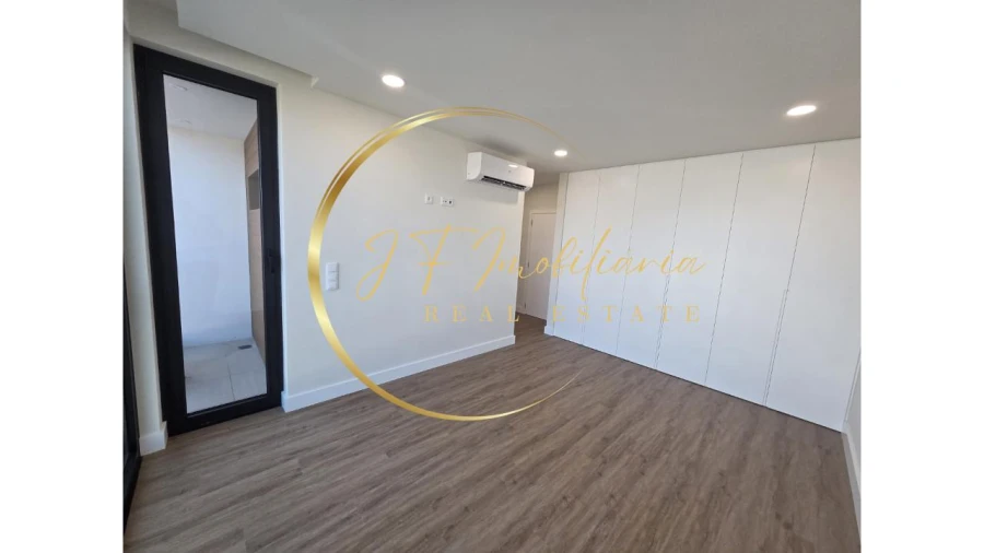 Moradia T4 para Venda em Aradas Foto 26