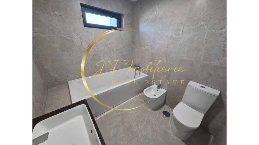 Moradia T4 para Venda em Aradas Foto 27