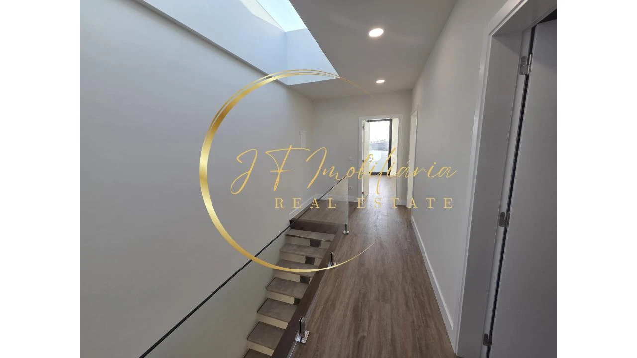 Moradia T4 para Venda em Aradas Foto 19