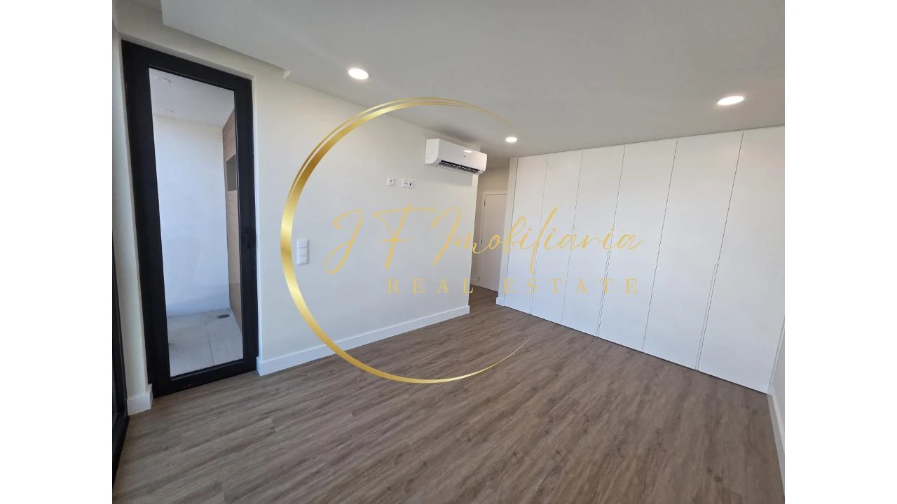 Moradia T4 para Venda em Aradas Foto 26