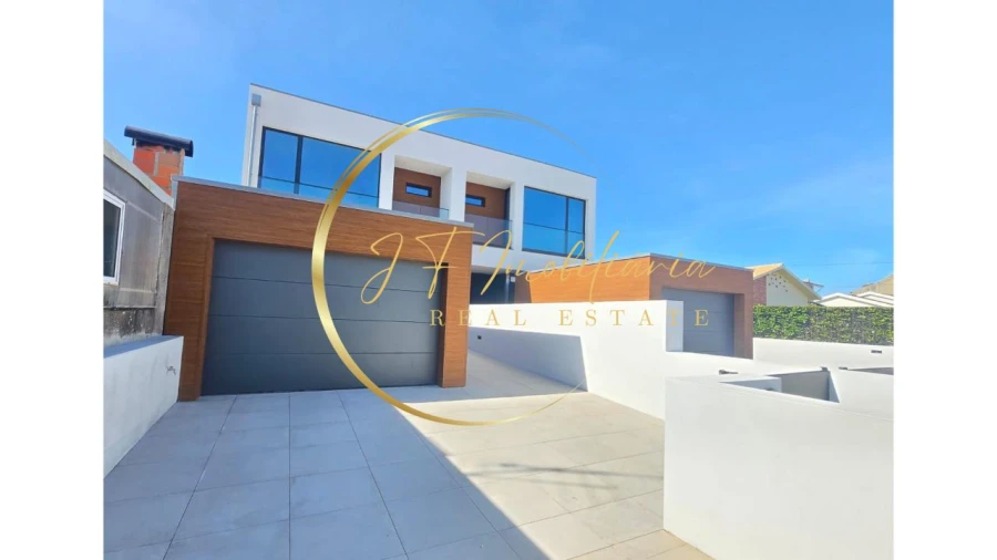 Moradia T4 para Venda em Aradas Foto 6