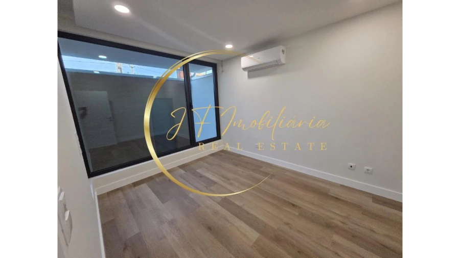 Moradia T4 para Venda em Aradas Foto 31