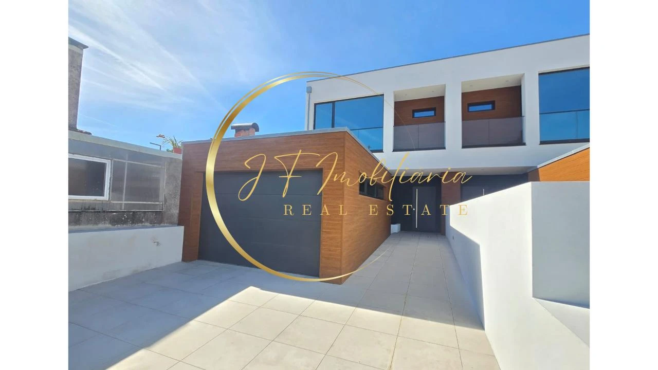 Moradia T4 para Venda em Aradas Foto 4