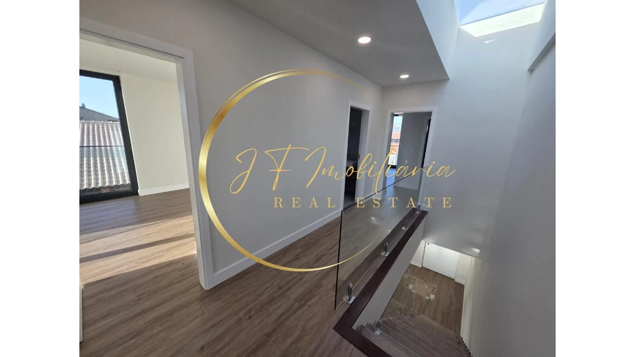 Moradia T4 para Venda em Aradas Foto 22