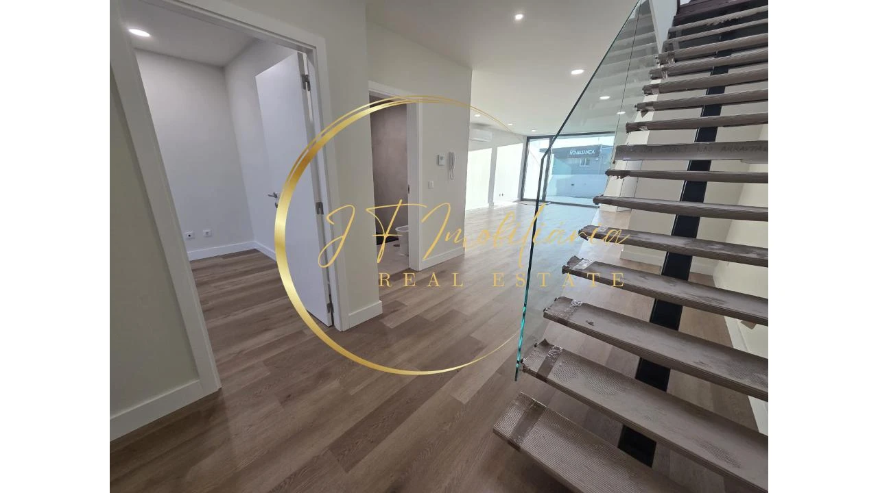 Moradia T4 para Venda em Aradas Foto 19