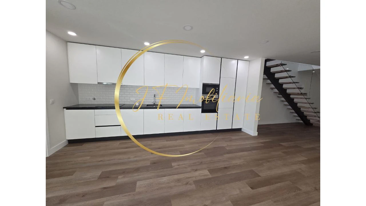 Moradia T4 para Venda em Aradas Foto 13