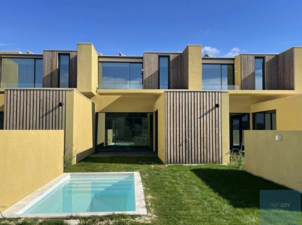 Moradia T3 para Venda em Quarteira Foto 1